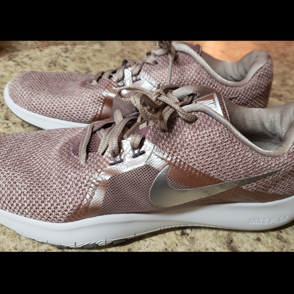 Women's Nike Flex Trainer 8 size 9.5